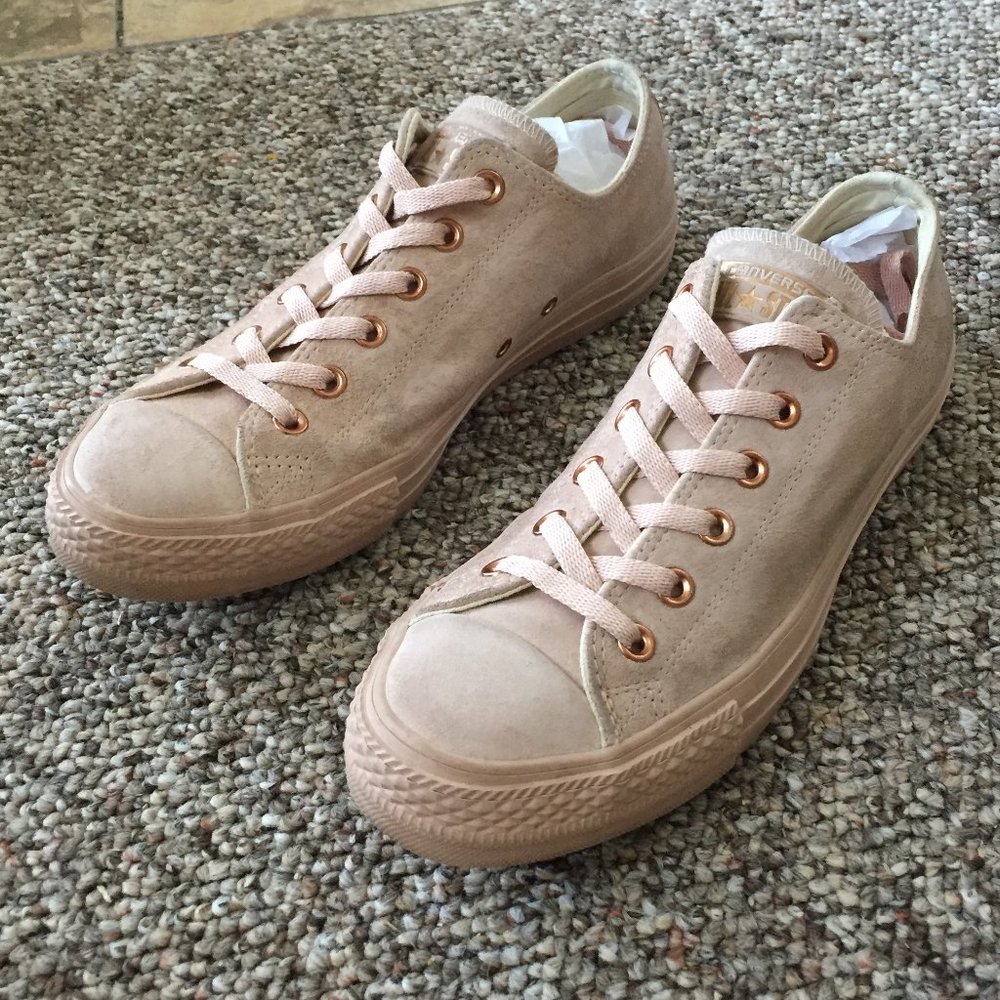 Converse Chuck Taylor, Peach Suede, Women's sz 9.5